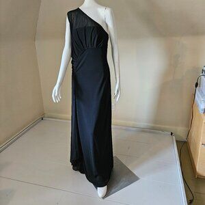 Halston Heritage size 8 off the shoulder black formal